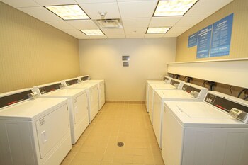 residence inn newport news airport