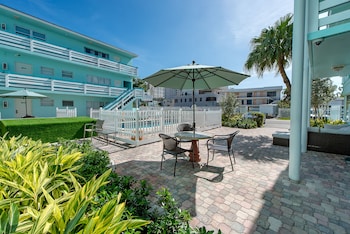 Sea Beach Plaza - Near Jungle Queen Riverboat,Central Beach>>Broward County,2 star