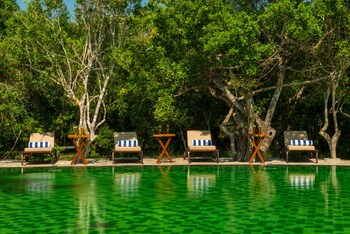 Uga Chena Huts,Kataragama>>Hambantota,5 star