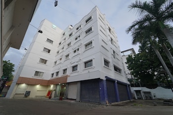 hotel palmyra grand inn