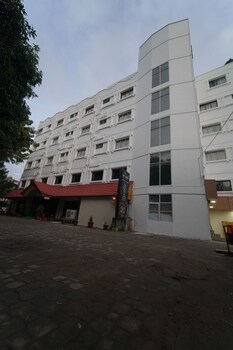 hotel palmyra grand inn