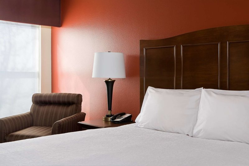 hampton inn shawnee