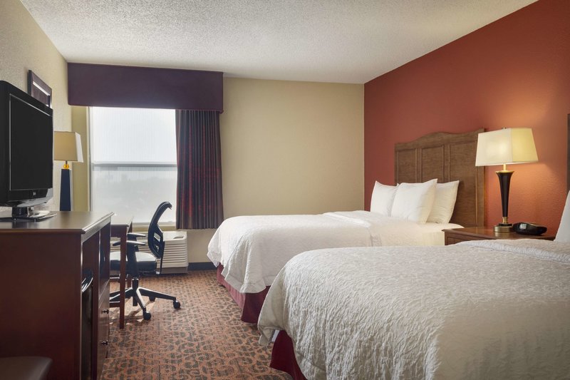 hampton inn shawnee