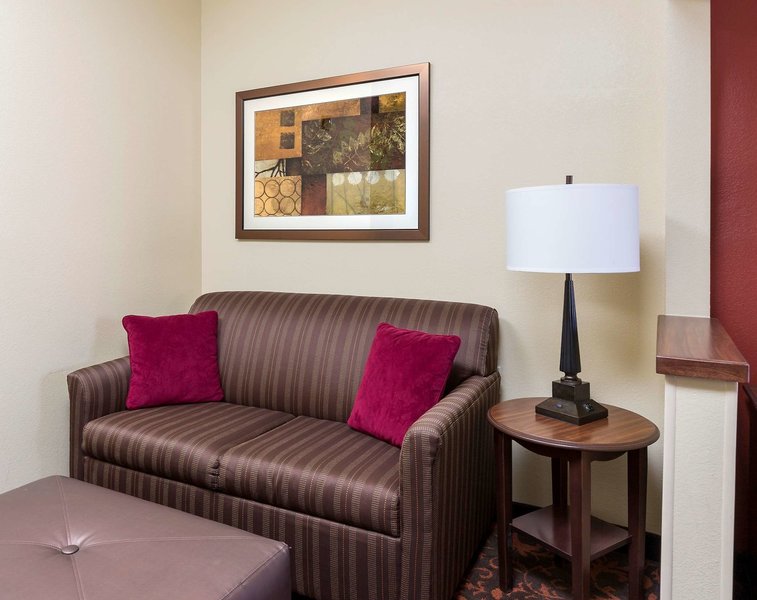hampton inn shawnee