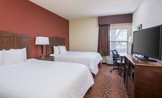 hampton inn shawnee