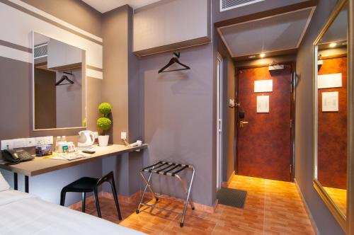 Fragrance Hotel - Kovan,Hougang>>Central Singapore,2 star