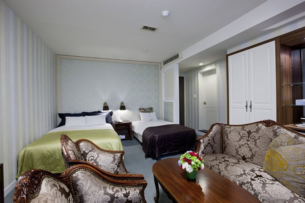 central tourist hotel