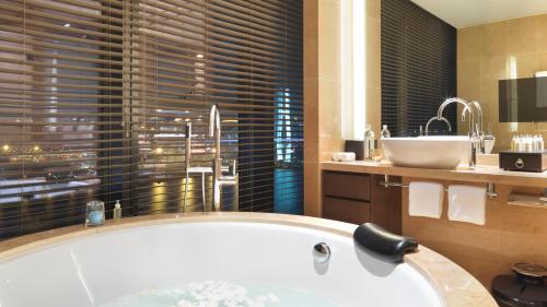 intercontinental shanghai expo by ihg