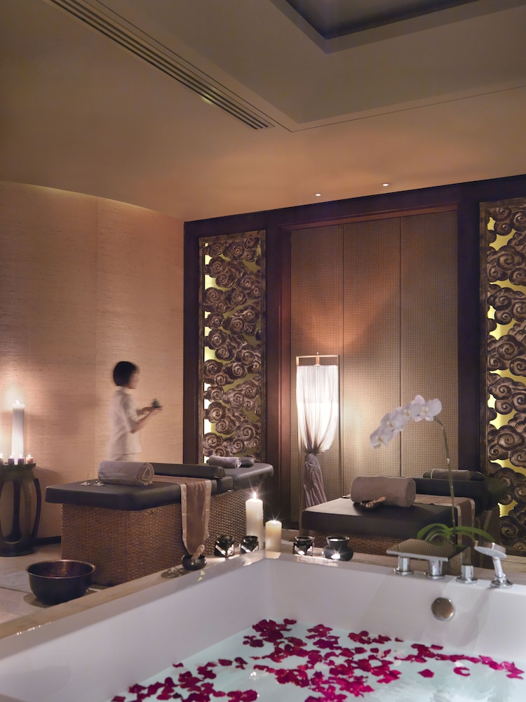 intercontinental shanghai expo by ihg