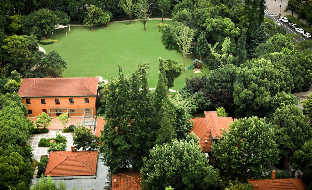 intercontinental shanghai expo by ihg