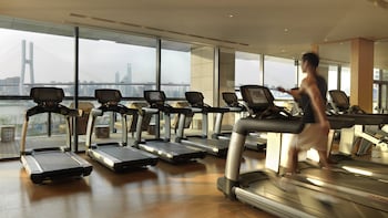 intercontinental shanghai expo by ihg