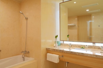 intercontinental shanghai expo by ihg