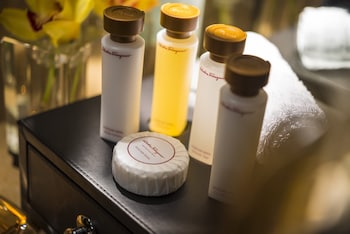 intercontinental shanghai expo by ihg