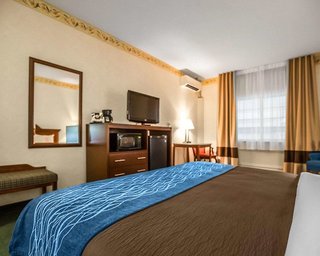 Quality Inn & Suites Dixon Near I-88,,2 star