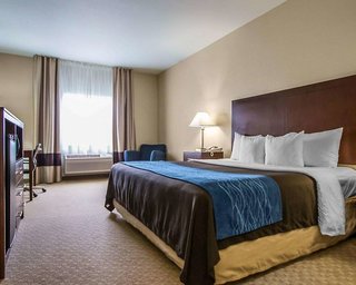 Quality Inn & Suites Dixon Near I-88,,2 star