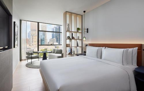 lanson place parliament gardens