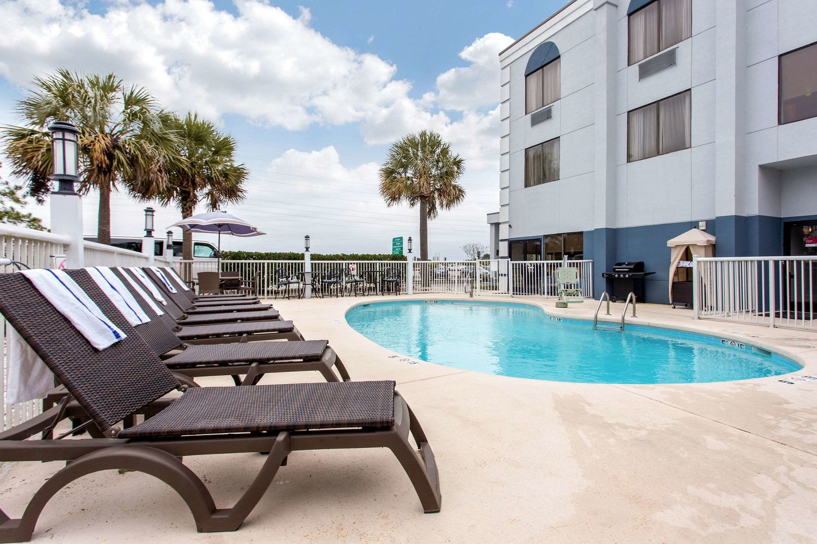comfort suites southport oak island