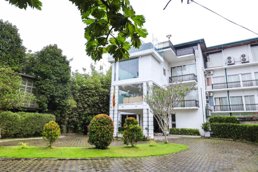 hotel ganthera kandy