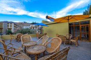 tih hotel sky desert
