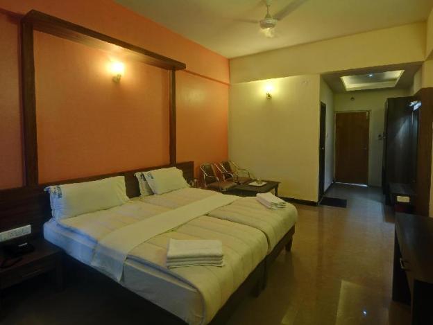 hotel mayura international