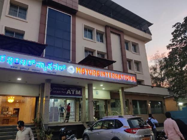 hotel mayura international