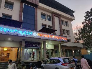 hotel mayura international