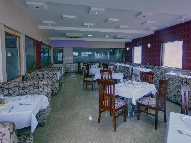 hotel mayura international