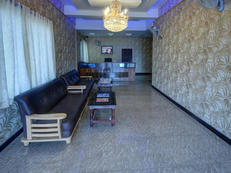 hotel mayura international