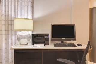 Days Inn By Wyndham Gainesville University I-75,Alachua County>>Alachua,3 star