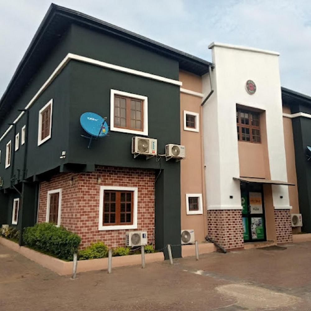 mt deluxe hotel asaba