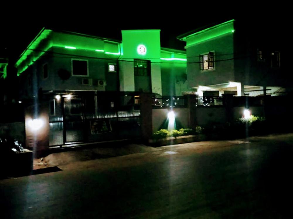 mt deluxe hotel asaba