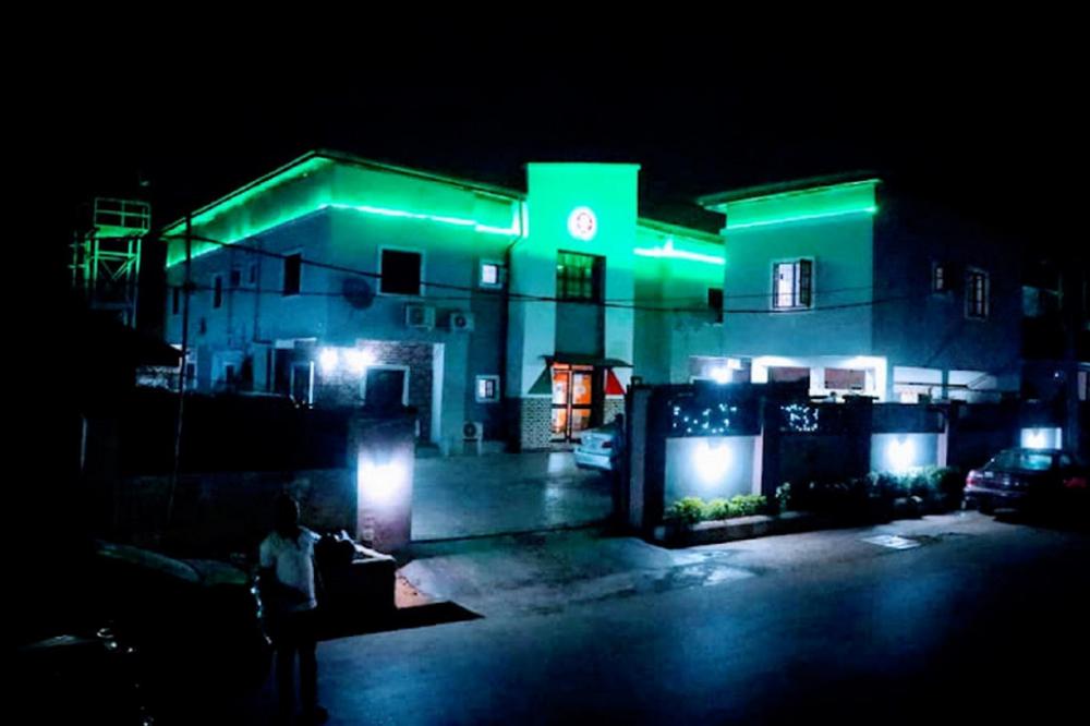 mt deluxe hotel asaba