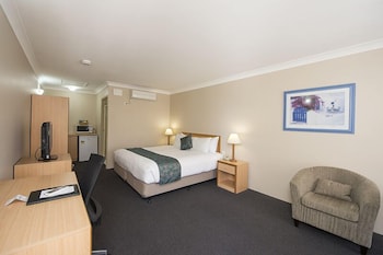 harbour sails motor inn