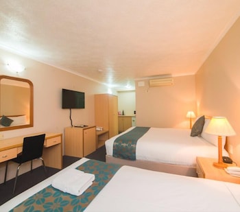 harbour sails motor inn