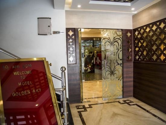 hotel golden sky