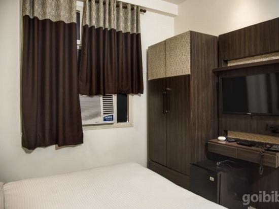 Hotel Golden Sky,Charbagh>>Lucknow,2 star