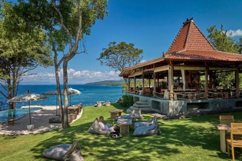 bali cliff glamping