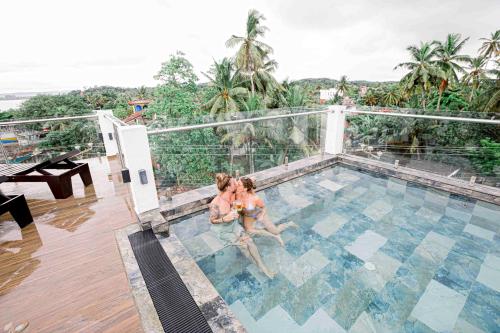 emerald bay resort mirissa