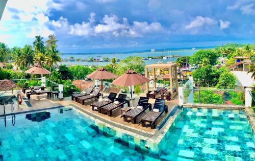 emerald bay resort mirissa