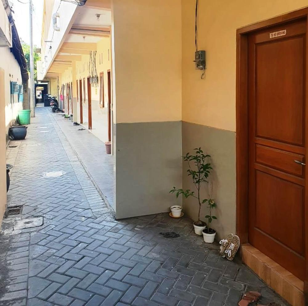 spot on 93531 homestay puri indah syariahnearbandara internasional juanda