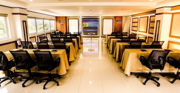 the lake hotel tagaytay