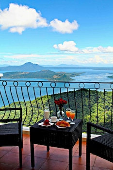 the lake hotel tagaytay