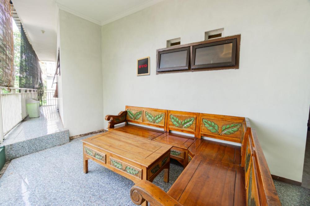 spot on 93555 triple n homestay