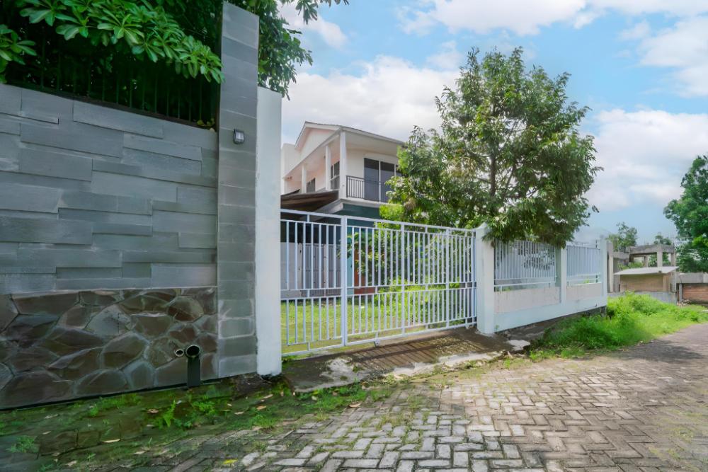 spot on 93612 kencana homestay syariah near masjid al barokah kanyuran