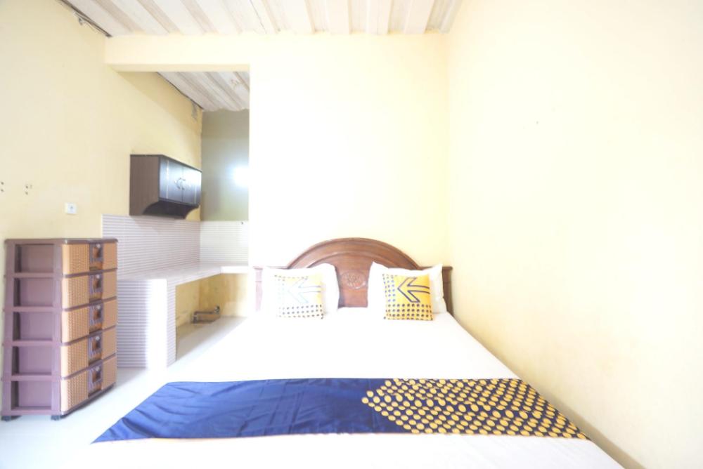 spot on 93612 kencana homestay syariah near masjid al barokah kanyuran