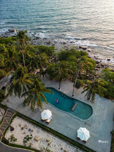 full moon island resort