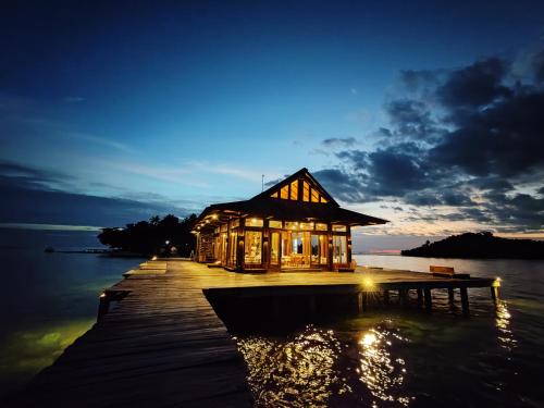 full moon island resort