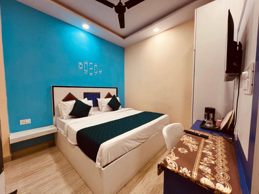 hotel metro view adarsh nagar metro