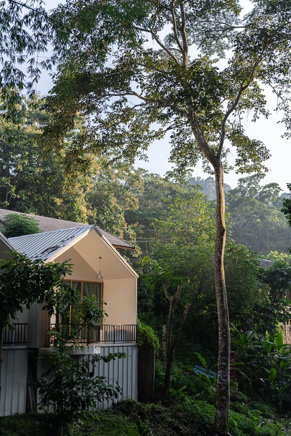 inthada at mae kampong