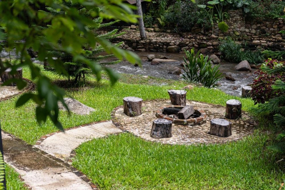 inthada at mae kampong